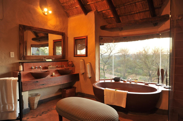 Bathroom 4, Lukimbi Safari Lodge, Ehlanzeni