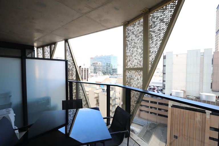 Exterior & Views 5