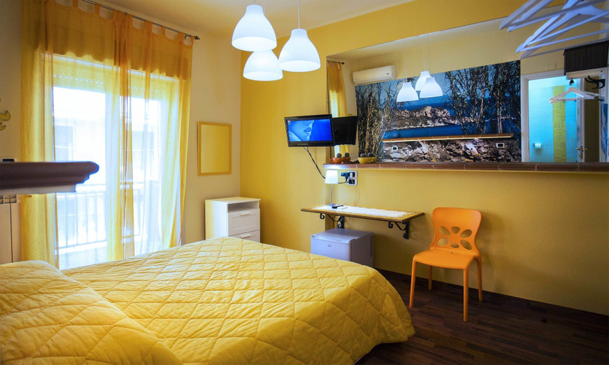 Bedroom 3, Solaris B&B, Messina