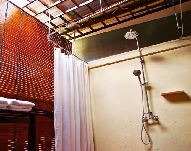 Bathroom 4, PalanquInn Heritage Suites, Pulau Penang