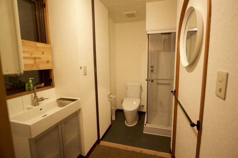 Bathroom 3, Lodge Nagano, Nozawaonsen