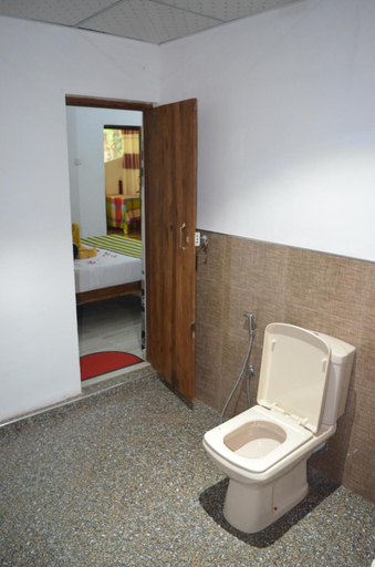 Bathroom 3, Green Garden Resort, Palugaswewa