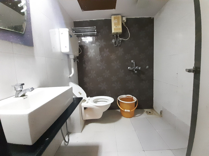 Bathroom 4, Hexa Relax Stay, Mumbai Suburban
