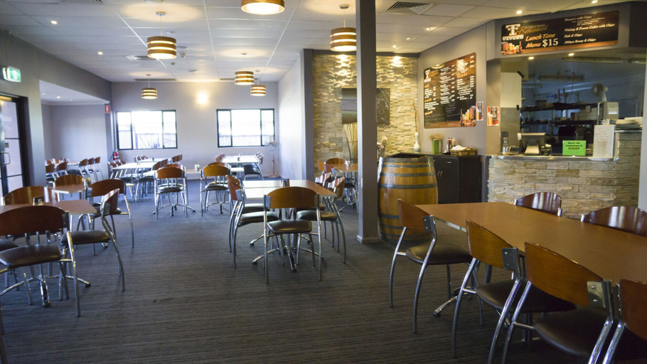 Food & Drinks 4, Tenterfield Tavern and Motor Inn, Tenterfield