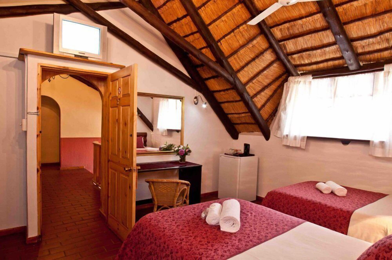 Bedroom 3, Woodpecker Inn, Uthungulu