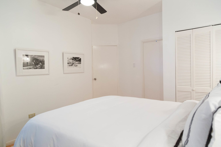 Bedroom 3, Renovated Apt.Walk to Marley Museum