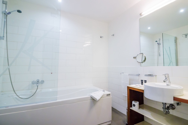 Bathroom 5, Black Hotel, Roma