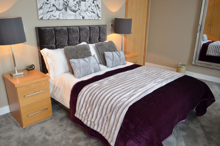 Bedroom 2, Quebecs Luxury Aparthotel, Leeds