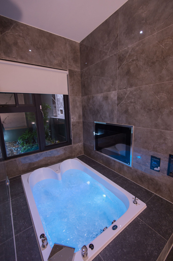 Sport & Beauty, J Moon Villa Motel, New Taipei City