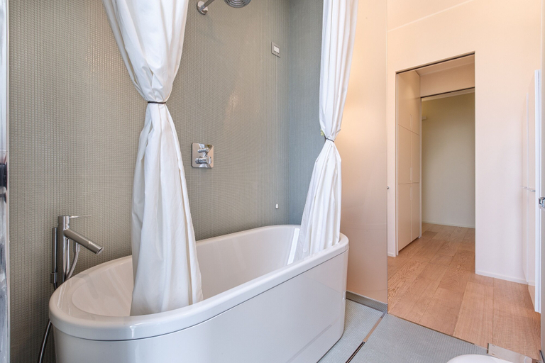 Bathroom 3, Suitelowcost Solaria 6 pax, Milano