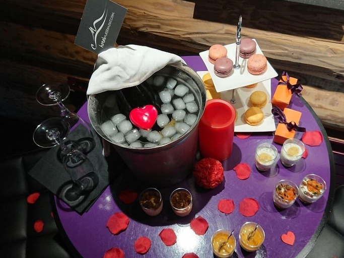 Food & Drinks 4, Les Chalets de Maramour, Ain