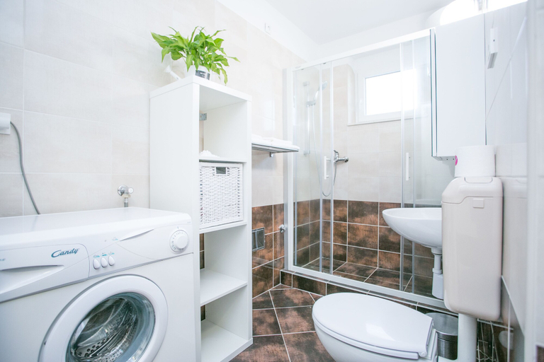 Bathroom 3, Modern Living in the Heart of Trogir, Trogir