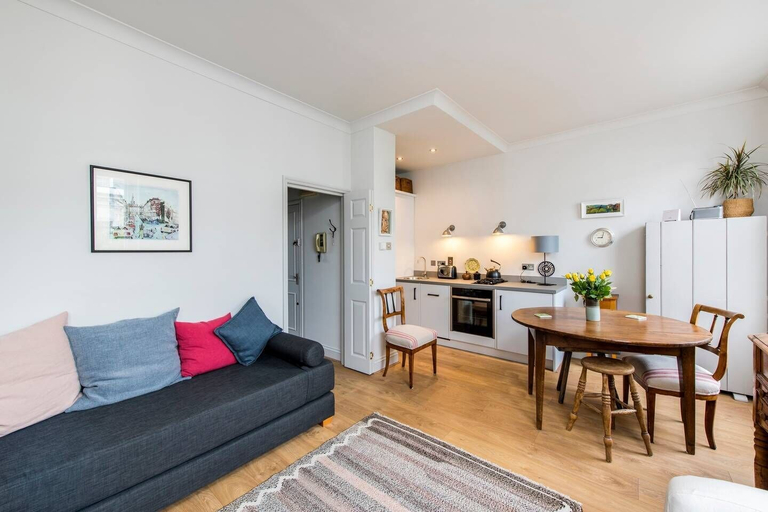 Others 5, Cosy and Bright 1 Bed Apartment in Pimlico, London