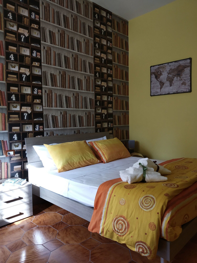 Bedroom 3, Non ci resta che Napoli, Napoli