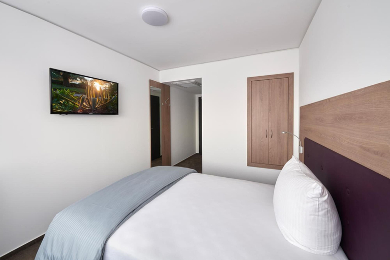 Bedroom 3, HOTEL NEW IN - Ingolstadt - Gaimersheim, Eichstätt