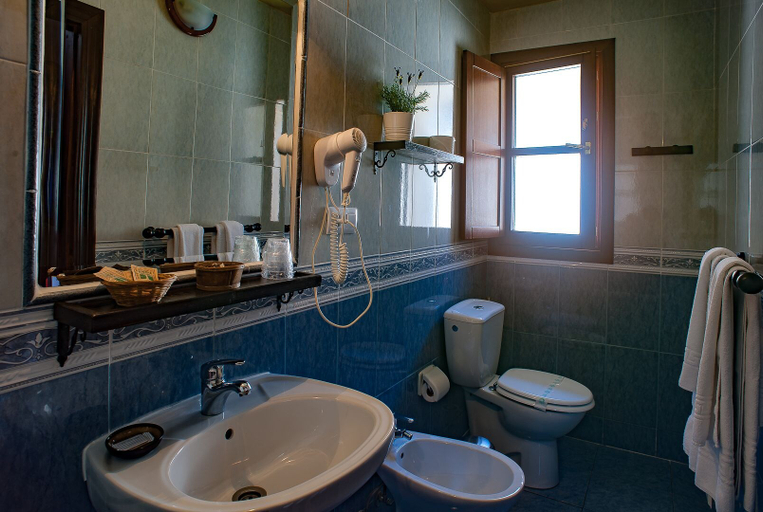 Bathroom 4, Hotel Corru San Pumés, Asturias