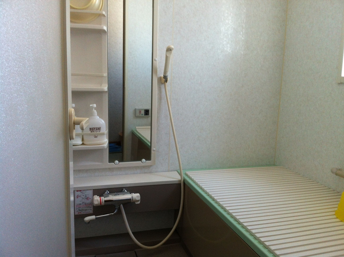 Bathroom 5, Obihiro Yachiyo Youth Hostel, Obihiro
