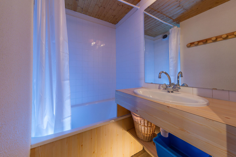 Bathroom 3, Noemys Castor & Pollux, Hautes-Alpes