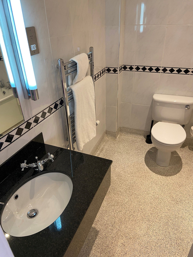 Bathroom 4, Loftsome Bridge Hotel, East Riding of Yorkshire