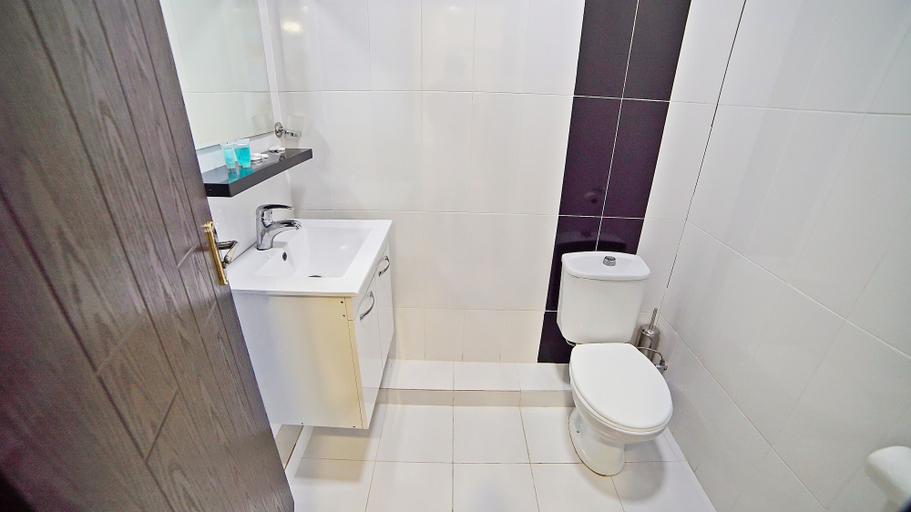 Bathroom 4, Mardi Plaza Hotel, Batumi