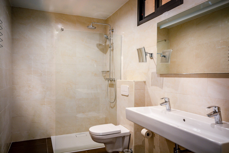 Bathroom 5, The Country Lodge Hotel, Western Urban