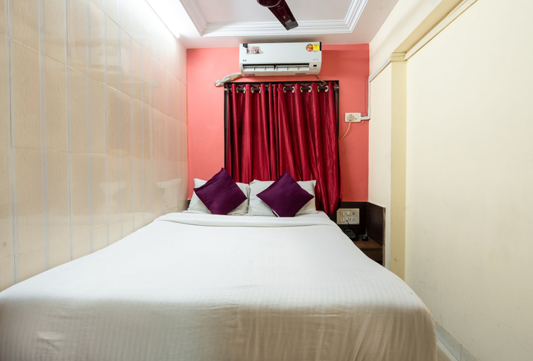 Bedroom 2, Hotel Arma Near BKC, Mumbai Suburban
