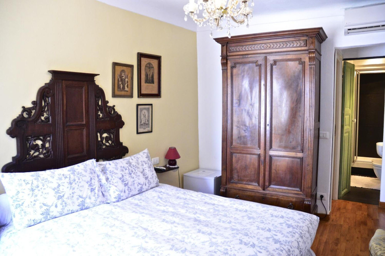 Bedroom 3, La Terrazza dei Pelargoni B&B, Imperia