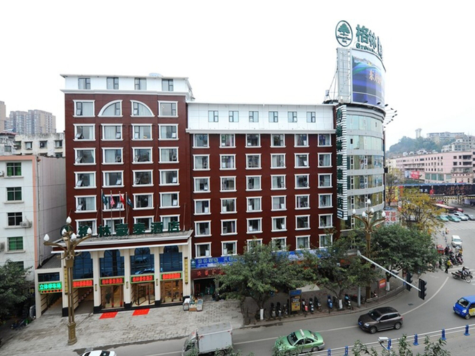 Exterior & Views