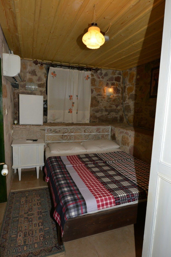 Bedroom 3, Cunda Zehra Teyzenin Evi, Ayvalık
