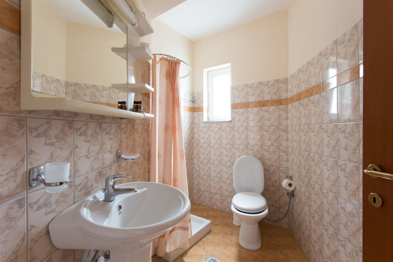 Bathroom 3, Hotel Xifoupolis, Peloponnese