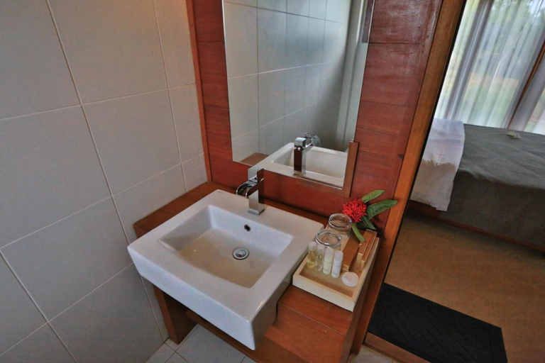 Bathroom 4, Mayura Hill Resort, Saen Monourom