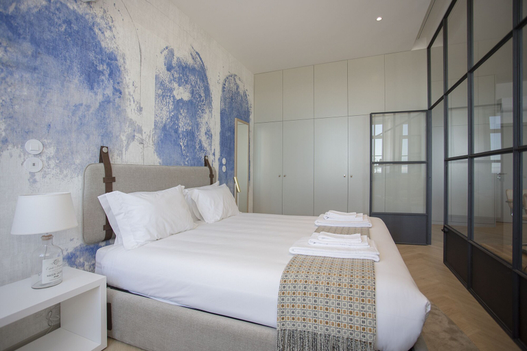 Bedroom 4, Liiiving-Luxury Beachfront Apartment III, Porto