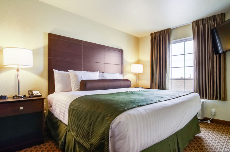 Bedroom 3, Cobblestone Inn & Suites - Lakin, Kearny