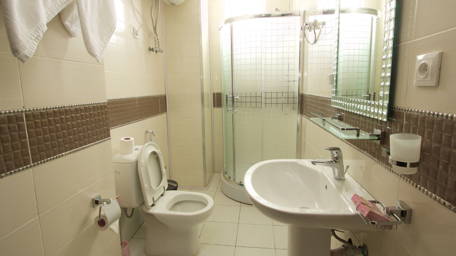 Bathroom 3, YINM Luxury Apartment, Addis Abeba