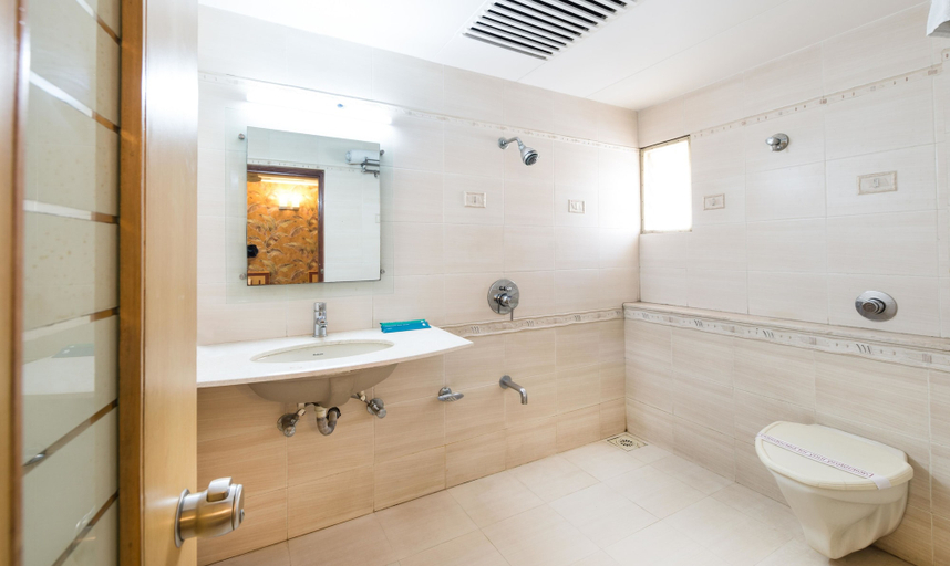 Bathroom 4, Treebo Paradise, Ahmadabad
