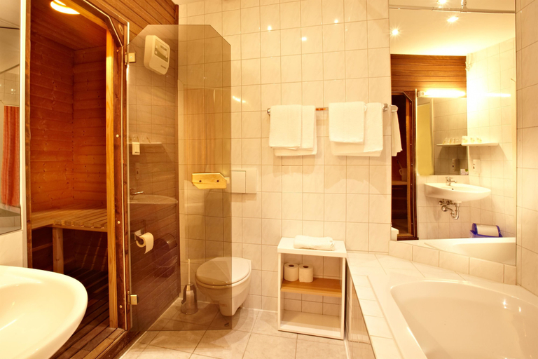 Bathroom 5, Hotel City Kiel by Premiere Classe, Kiel