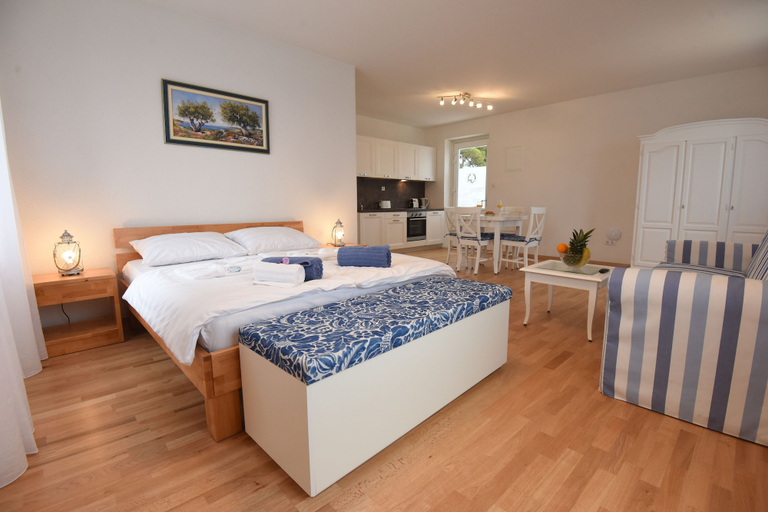 Bedroom 2, Puntamika Lanterna, Zadar