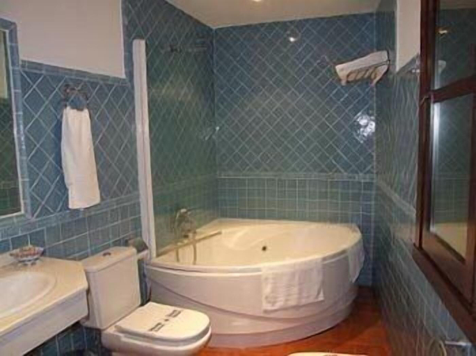 Bathroom 3, Hotel Rural Carlos I, Cáceres