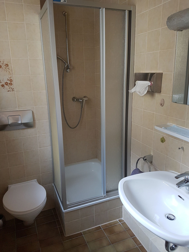 Bathroom 4, Kurhotel Roswitha, Unterallgäu