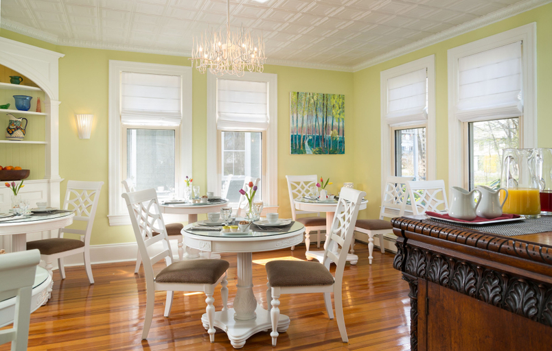 Food & Drinks 5, Atlantean Cottage, Hancock