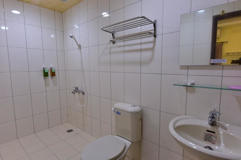 Bathroom 3, Mumu Inn, Pingtung