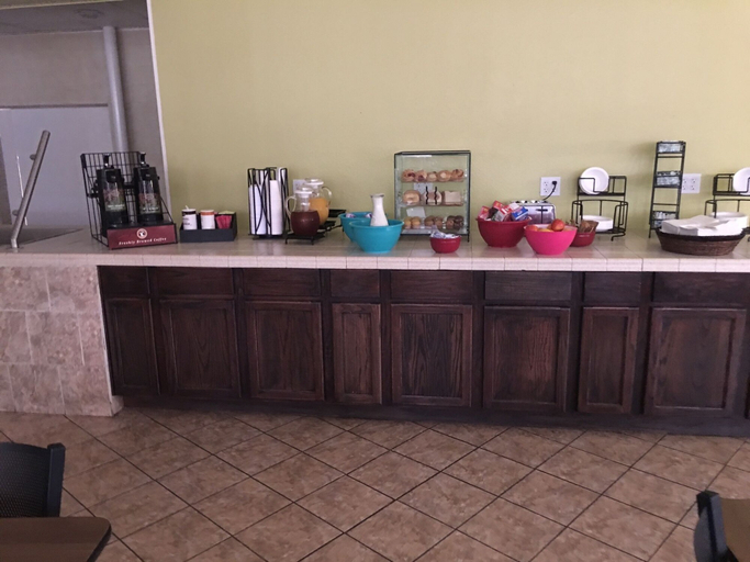 Food & Drinks 5, Rodeway Inn Abilene West, Taylor