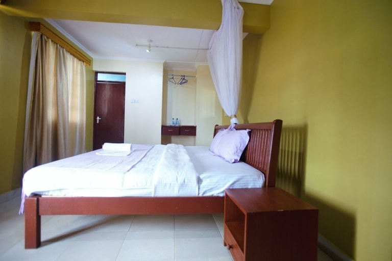 Bedroom 2, Everest House Hotel, Muhoroni