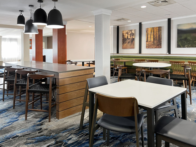 Food & Drinks 5, Fairfield Inn & Suites by Marriott Rogers, Benton
