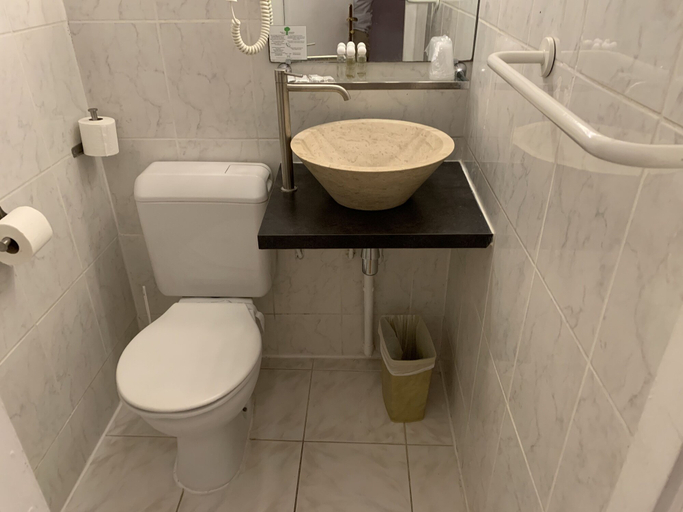 Bathroom 4, Hotel Apollo Opera, Paris