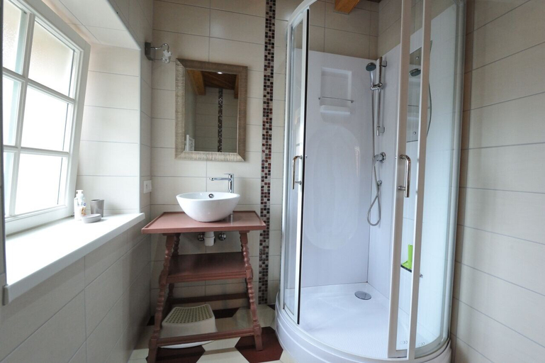 Bathroom 3, Gite Clos Angelique, Moselle
