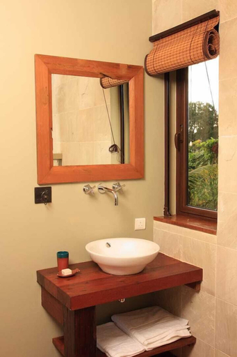 Bathroom 4, La Hacienda Old Grand Port Mauritius