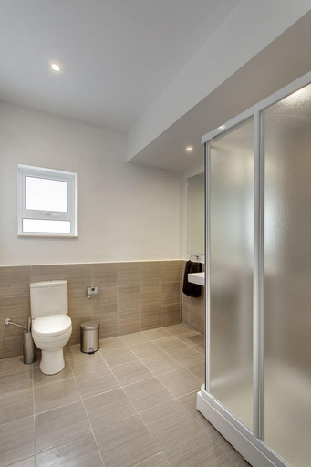 Bathroom, Modern Sea-view Apartment in a Prime Location