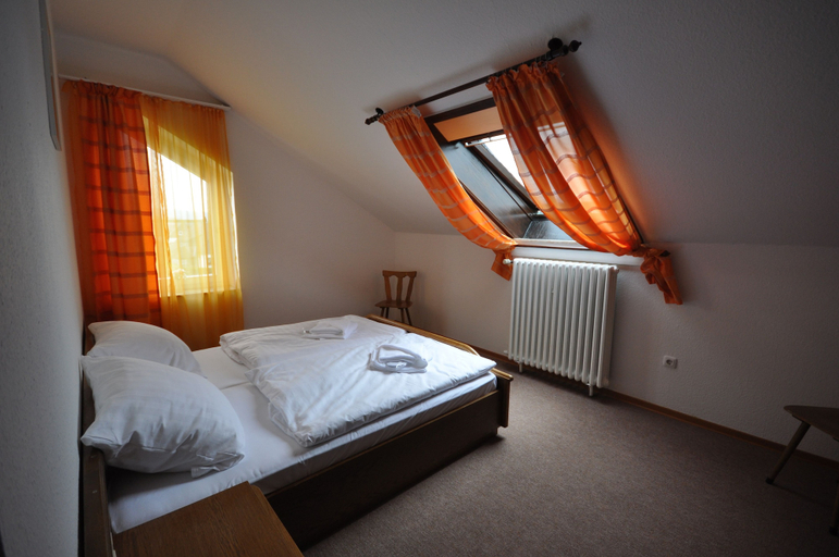 Bedroom 3, Hotel & Hostel Drei Bären, Goslar