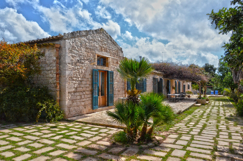 Exterior & Views 2, Case Brizza, Ragusa